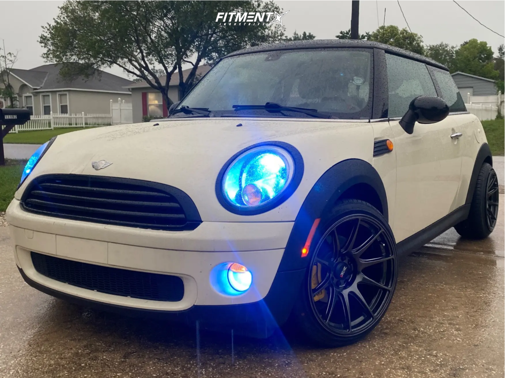 2007 Mini Cooper Base with 17x9.75 XXR 527 and Sailun 215x40 on
