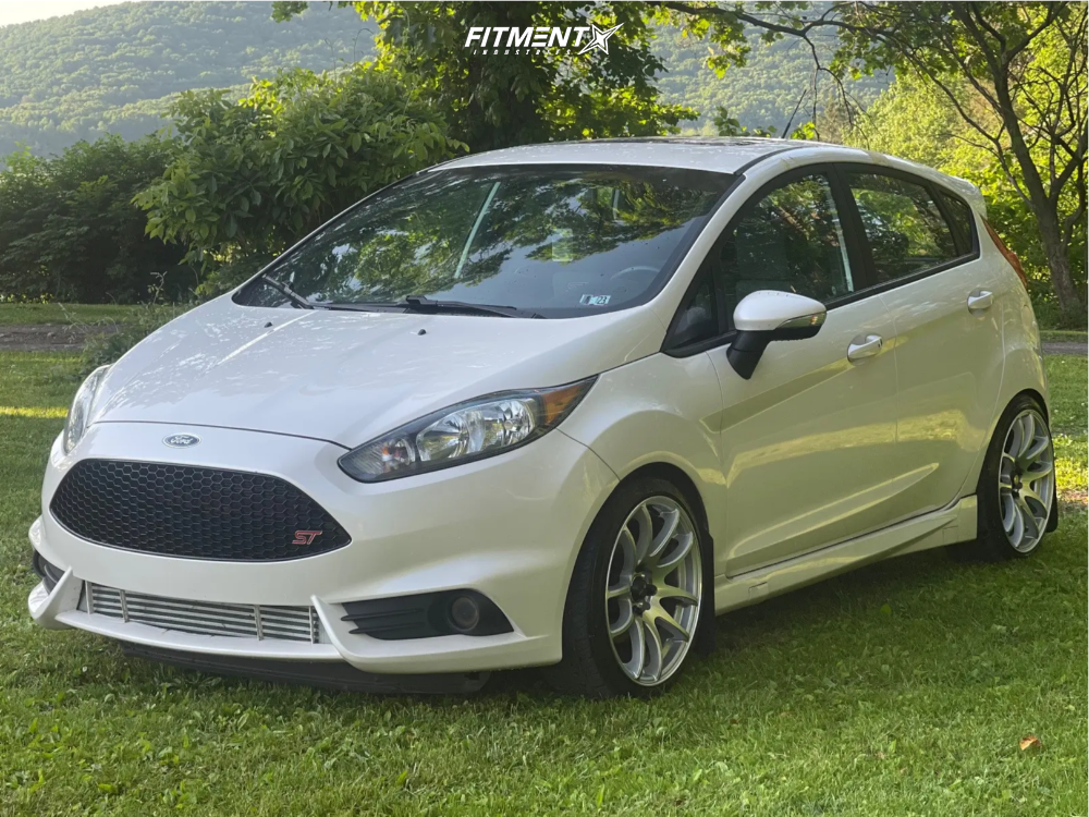 2016 Ford Fiesta ST with 18x8.5 Vors Tr37 and General 225x40 on