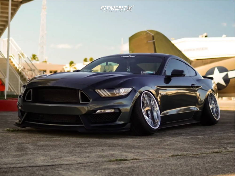 2292628-1-2015-mustang-ford-gt