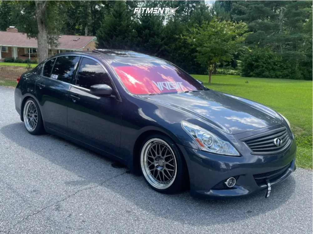 2329274-1-2013-g37-infiniti-