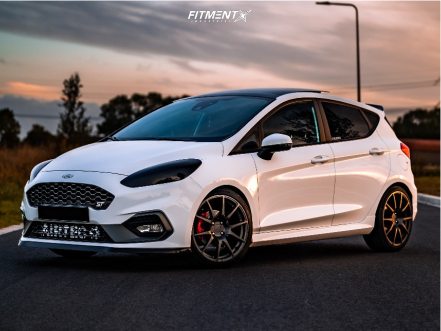 2019 Ford Fiesta ST with 18x8 Revo RF018 and Michelin 205x40 on