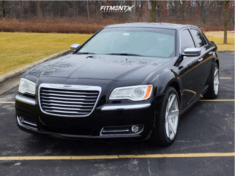2488960-1-2011-300-chrysler-