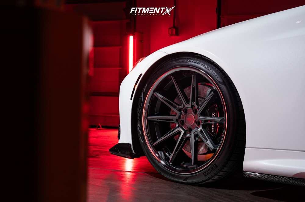 2022 Lexus LC500 Base with 22x9.5 Ferrada Cm2 and Pirelli 265x35